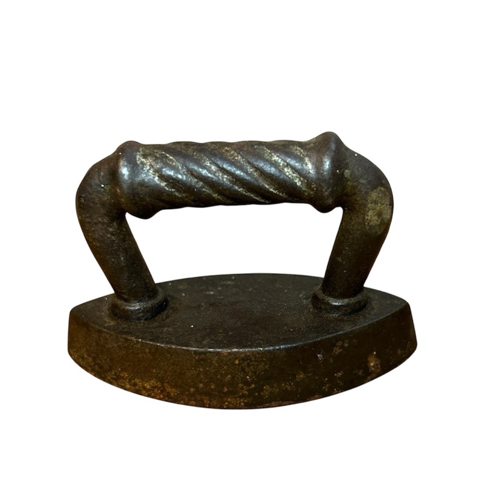 VTG Miniature 2.5” Tall Cast Iron Flat Iron 3.5”X1.75” Promo‎ Item
